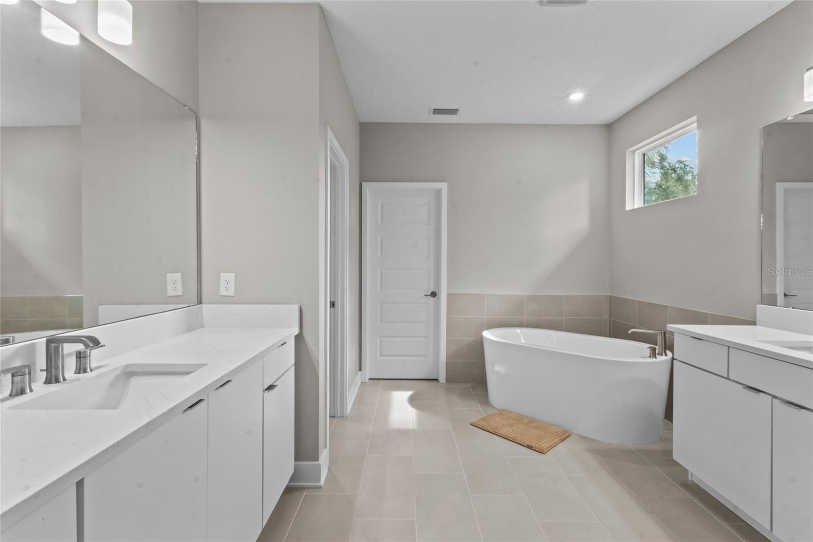 Tampa, Florida, 33609, United States, 4 Bedrooms Bedrooms, ,4 BathroomsBathrooms,Residential,Active,2010143