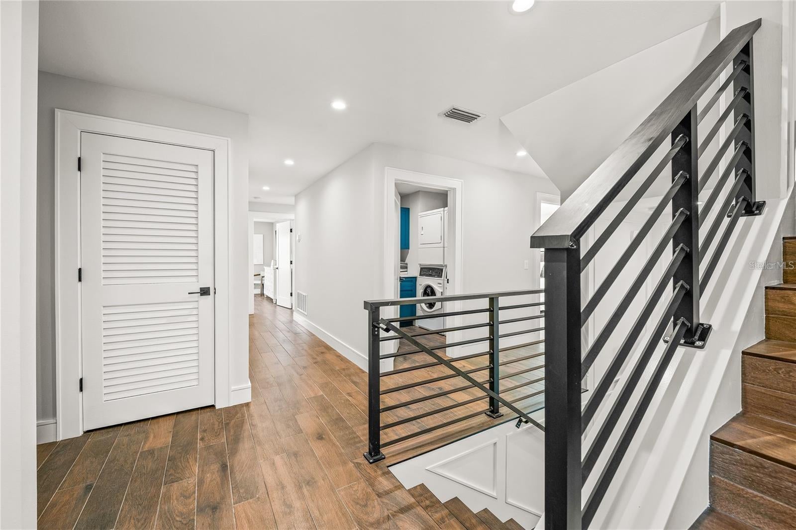 Sarasota, Florida, 34236, United States, 6 Bedrooms Bedrooms, ,8 BathroomsBathrooms,Residential,Active,1773155