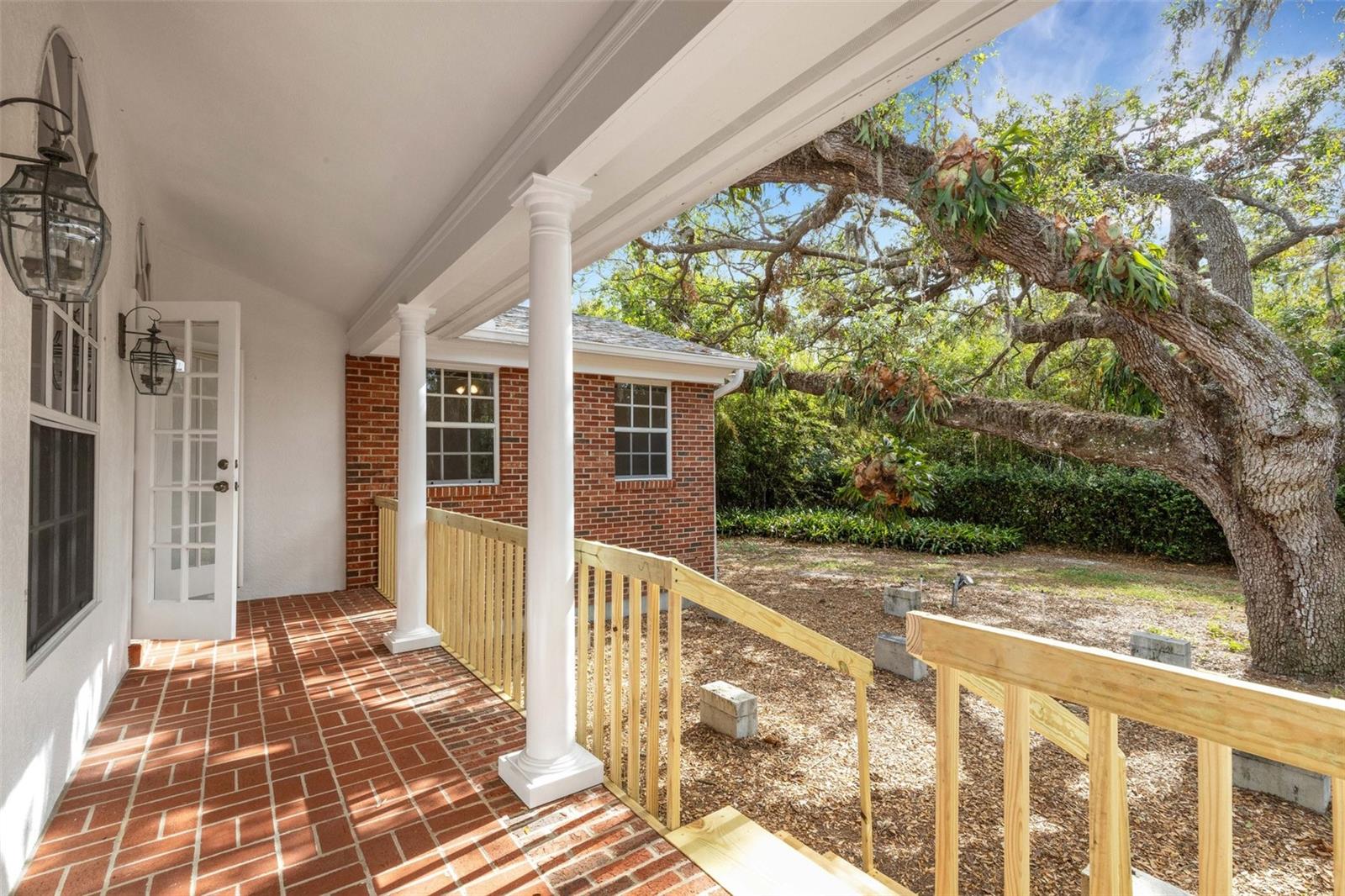 Sarasota, Florida, 34239, United States, 3 Bedrooms Bedrooms, ,3 BathroomsBathrooms,Residential,Active,1702413