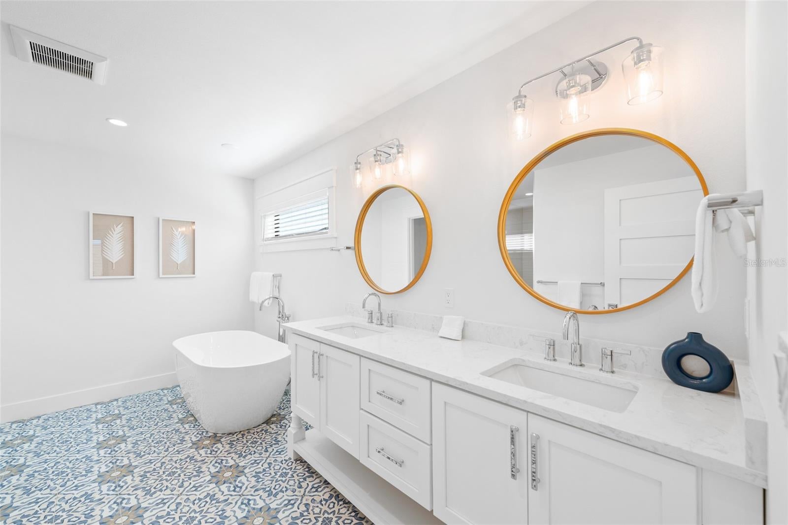 Sarasota, Florida, 34236, United States, 8 Bedrooms Bedrooms, ,10 BathroomsBathrooms,Residential,Active,2006955