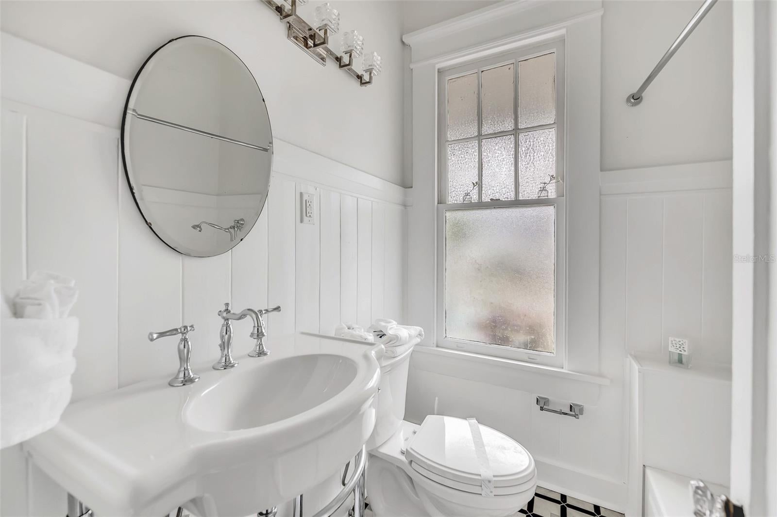 Tampa, Florida, 33606, United States, 4 Bedrooms Bedrooms, ,4 BathroomsBathrooms,Residential,Pending,1987252