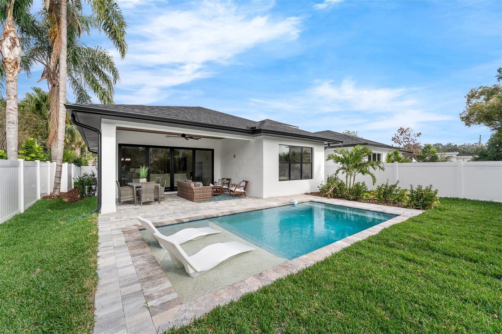 Orlando, Florida, 32804, United States, 4 Bedrooms Bedrooms, ,4 BathroomsBathrooms,Residential,Active,1992252