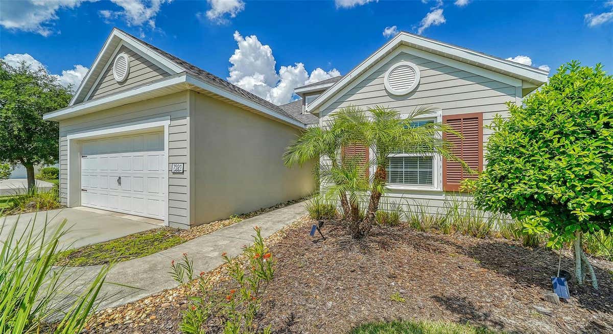 7521 RIDGELAKE CIR, BRADENTON, FL 34203, photo 1 of 41