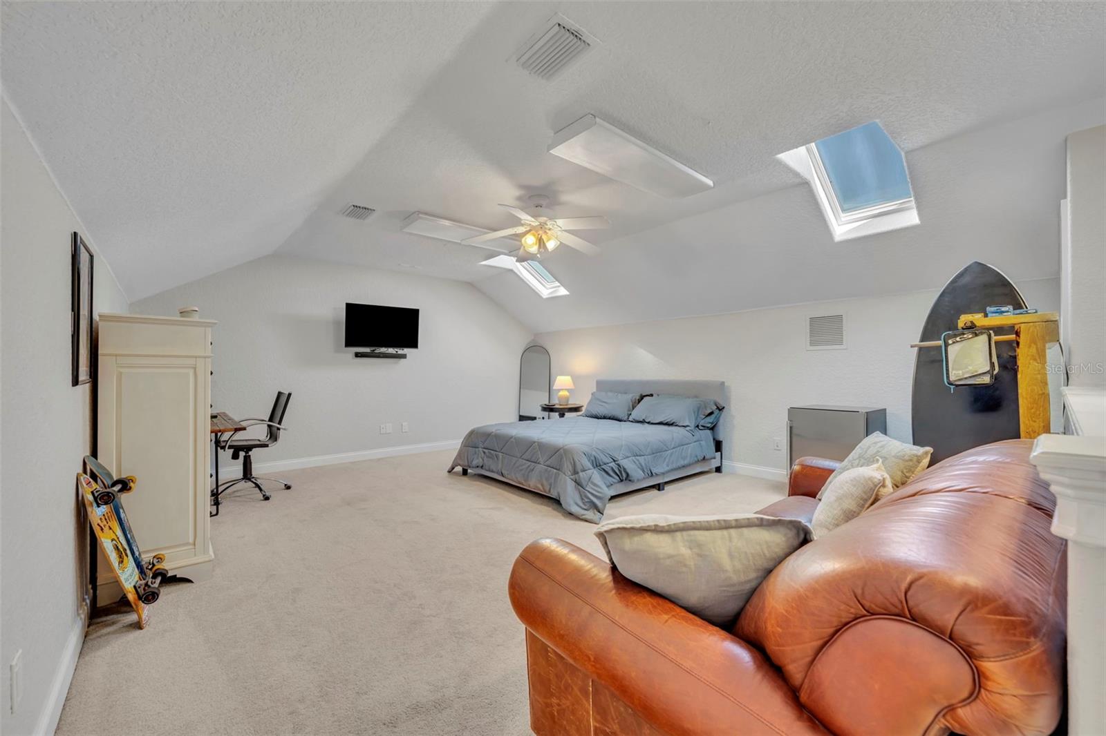 Oviedo, Florida, 32765, United States, 5 Bedrooms Bedrooms, ,5 BathroomsBathrooms,Residential,Active,1952070