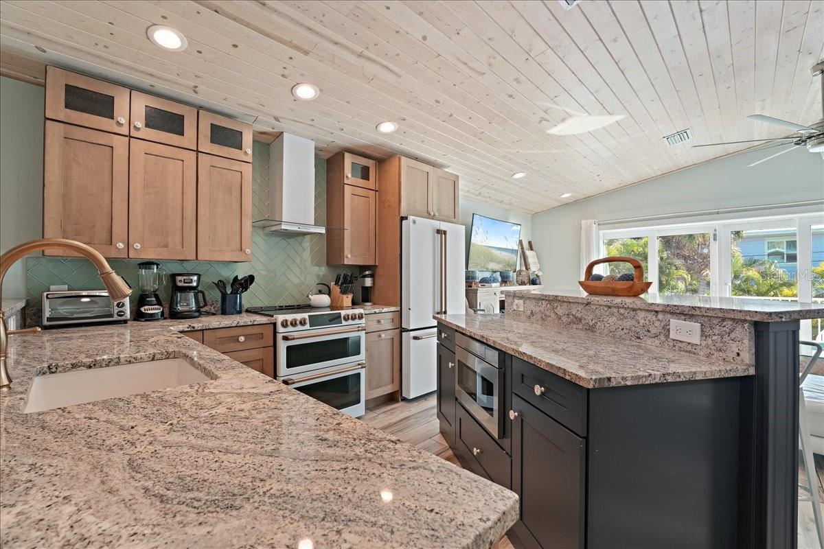 Anna Maria, Florida, 34216, United States, 3 Bedrooms Bedrooms, ,3 BathroomsBathrooms,Residential,Active,1970949