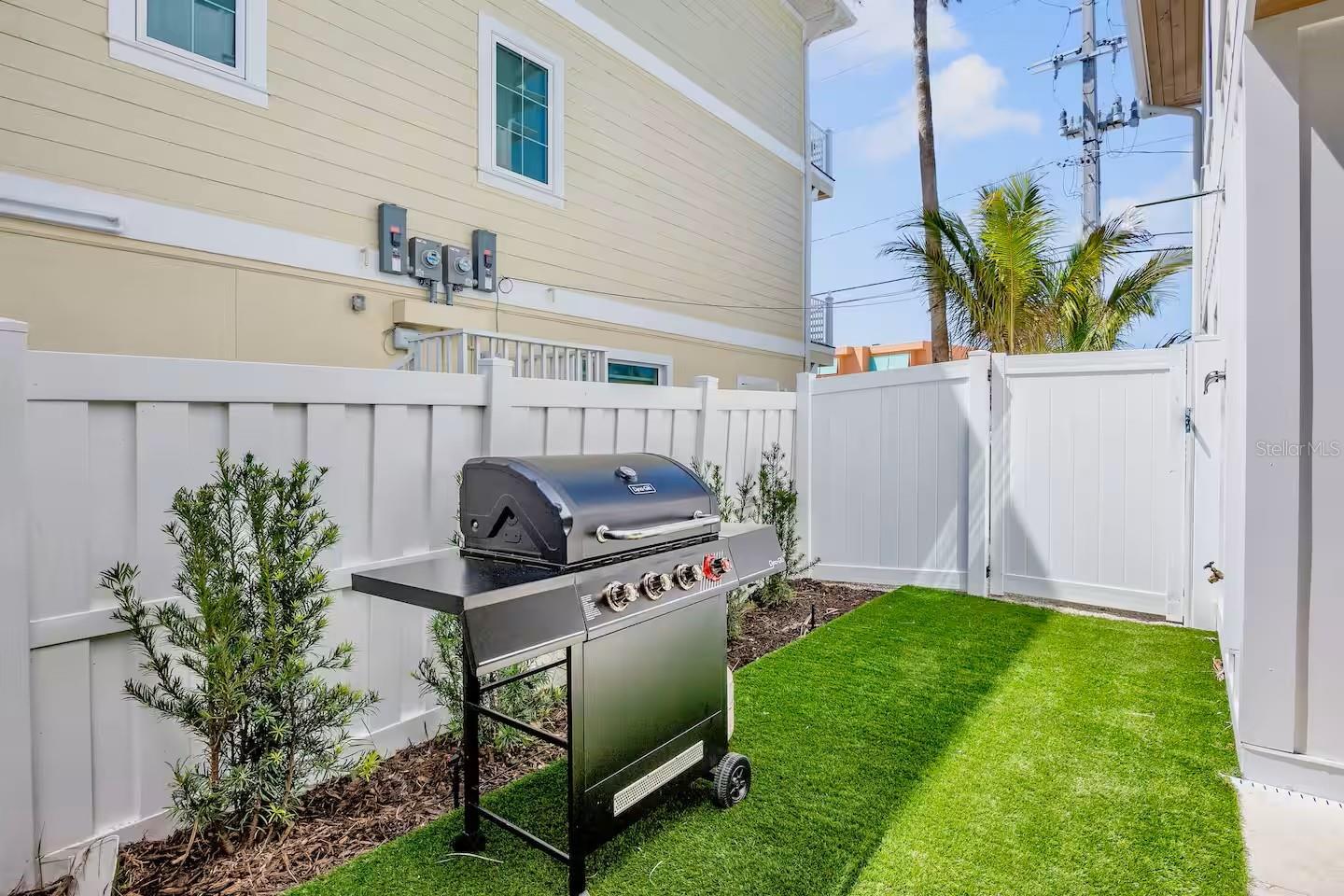 Bradenton Beach, Florida, 34217, United States, 7 Bedrooms Bedrooms, ,7 BathroomsBathrooms,Residential,Active,1971023