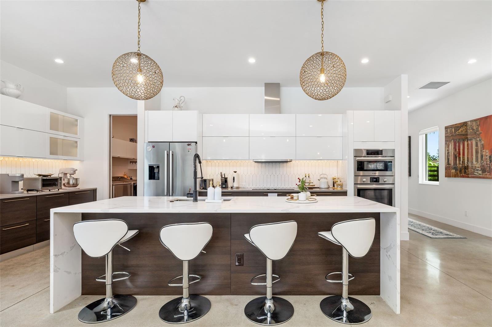 Sarasota, Florida, 34231, United States, 4 Bedrooms Bedrooms, ,3 BathroomsBathrooms,Residential,Active,1922484