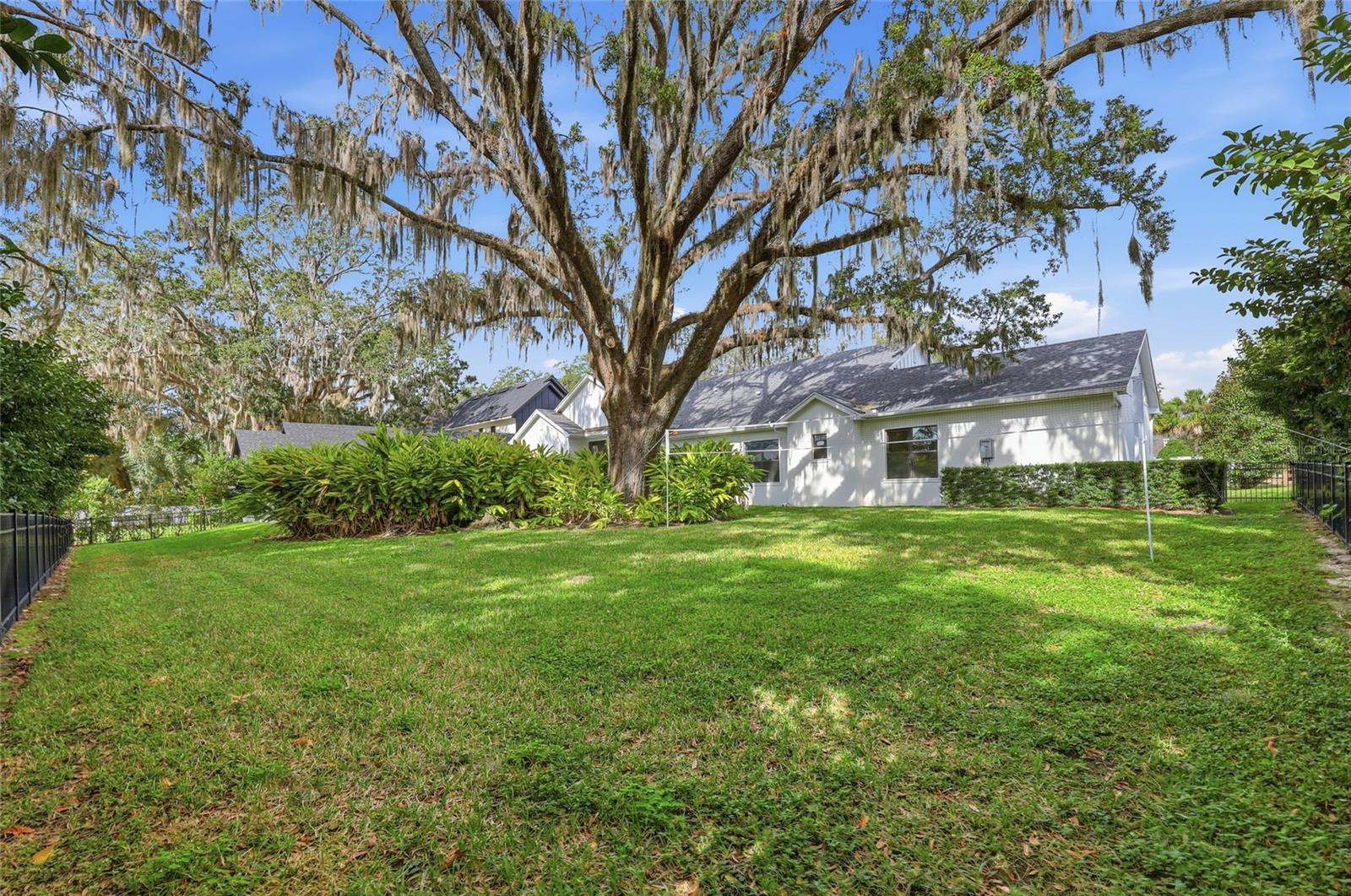 Winter Garden, Florida, 34787, United States, 5 Bedrooms Bedrooms, ,3 BathroomsBathrooms,Residential,Active,2009833