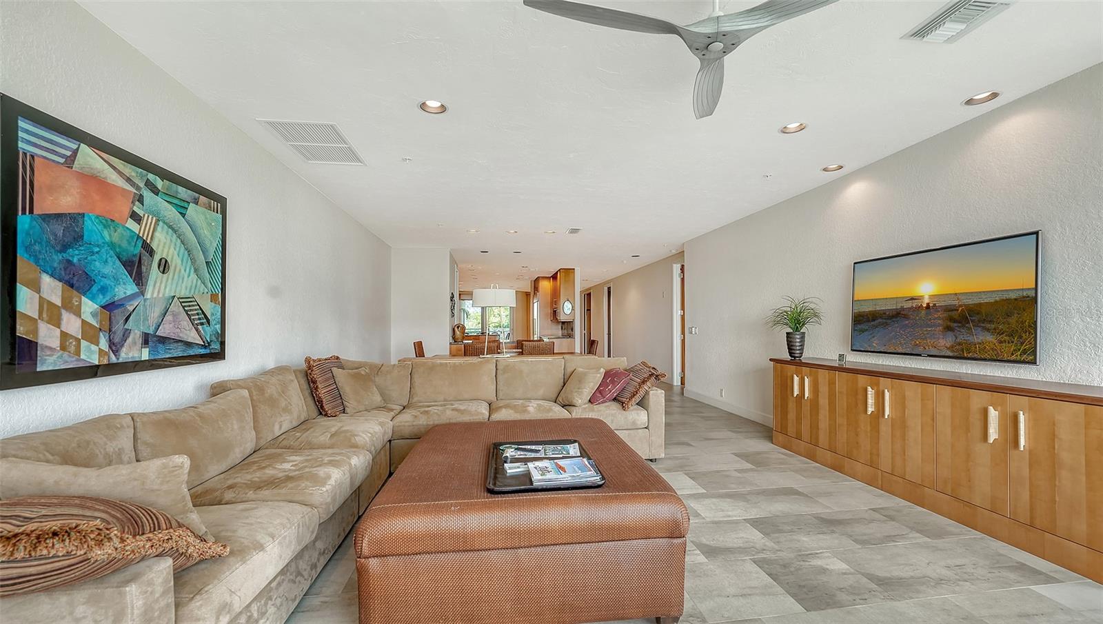 Longboat Key, Florida, 34228, United States, 3 Bedrooms Bedrooms, ,3 BathroomsBathrooms,Residential,Active,1992251