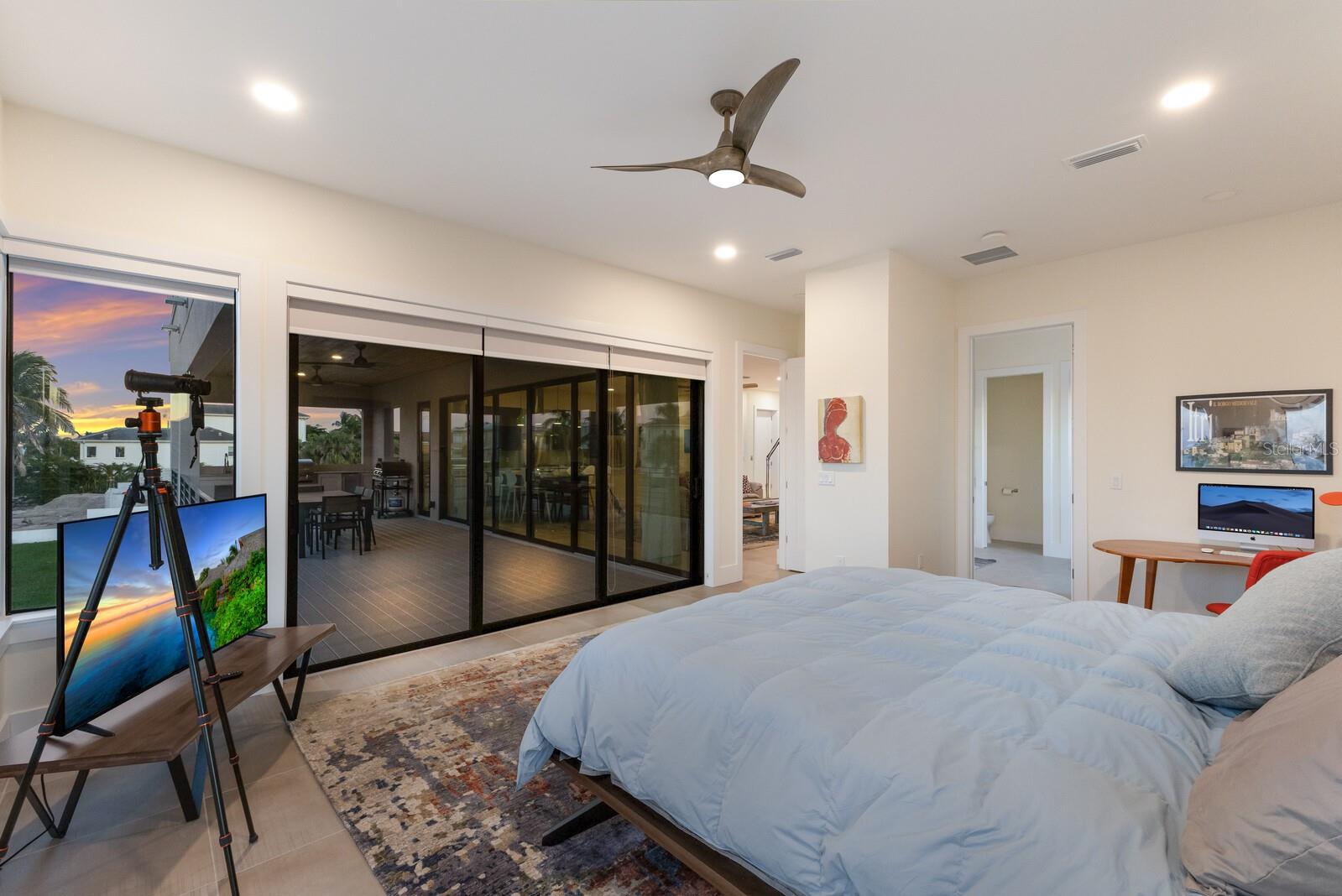 Longboat Key, Florida, 34228, United States, 3 Bedrooms Bedrooms, ,4 BathroomsBathrooms,Residential,Active,1987209