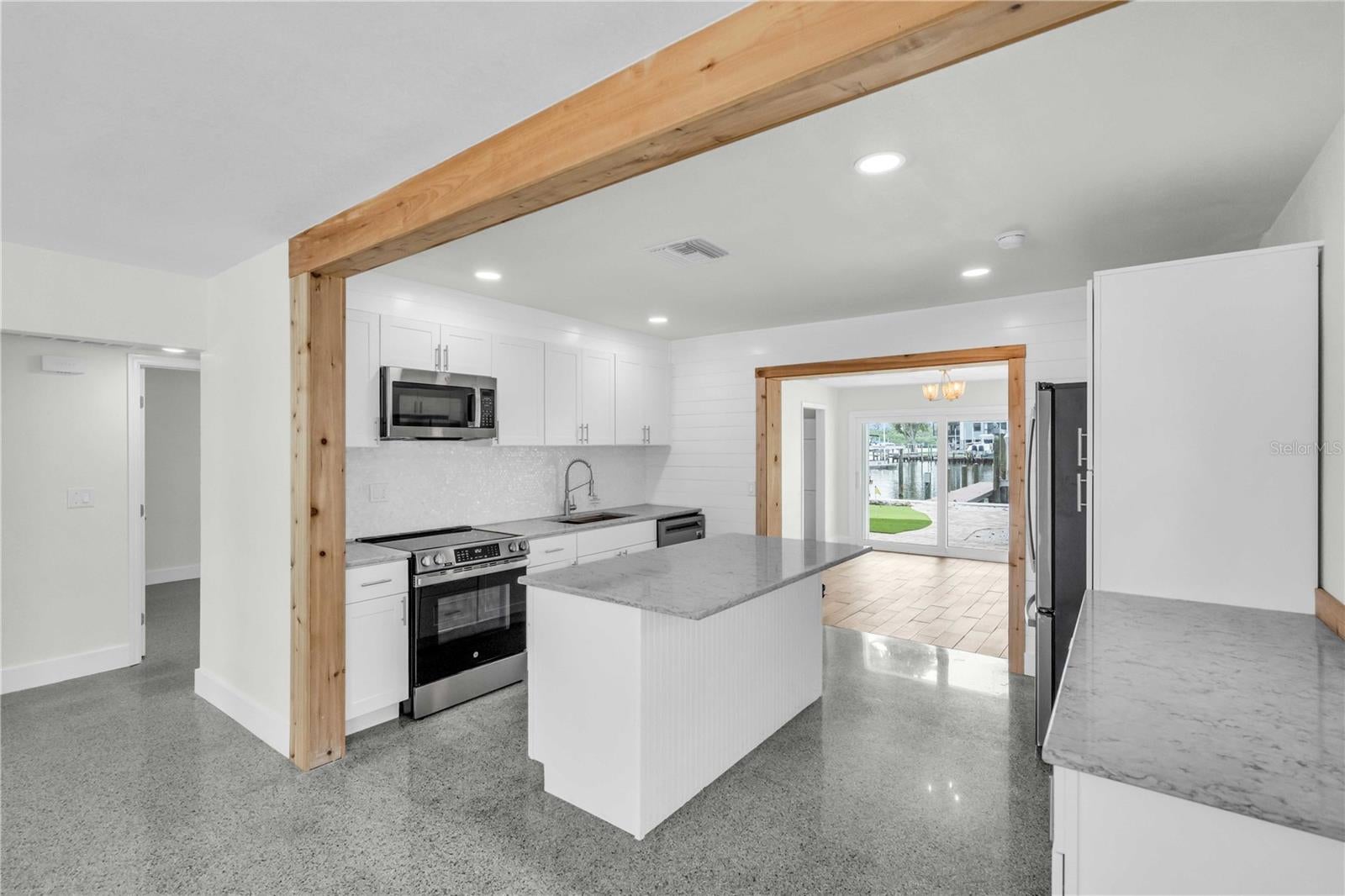 Indian Rocks Beach, Florida, 33785, United States, 3 Bedrooms Bedrooms, ,3 BathroomsBathrooms,Residential,Active,1945092