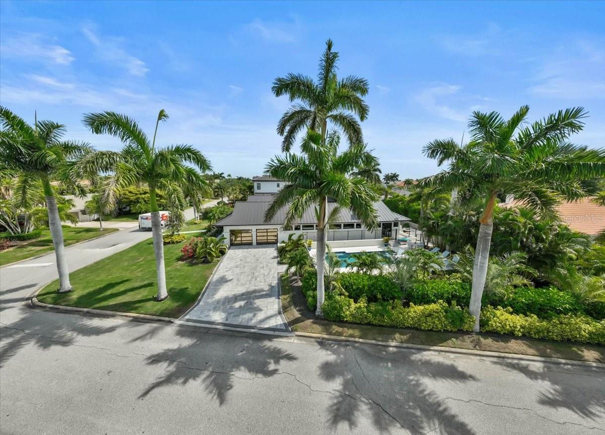 Sarasota, Florida, 34236, United States, 2 Bedrooms Bedrooms, ,4 BathroomsBathrooms,Residential,Active,2044994