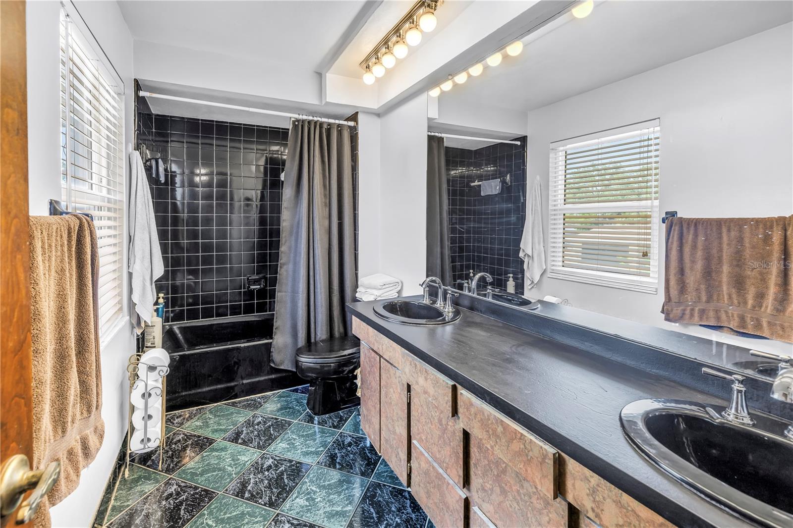 St Petersburg, Florida, 33703, United States, 5 Bedrooms Bedrooms, ,3 BathroomsBathrooms,Residential,Active,1824530