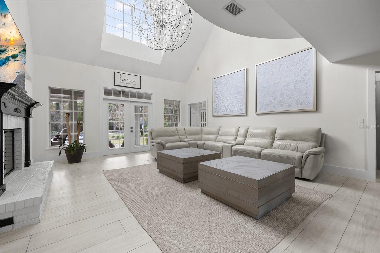 Alachua, Florida, 32615, United States, 5 Bedrooms Bedrooms, ,7 BathroomsBathrooms,Residential,Active,2009170