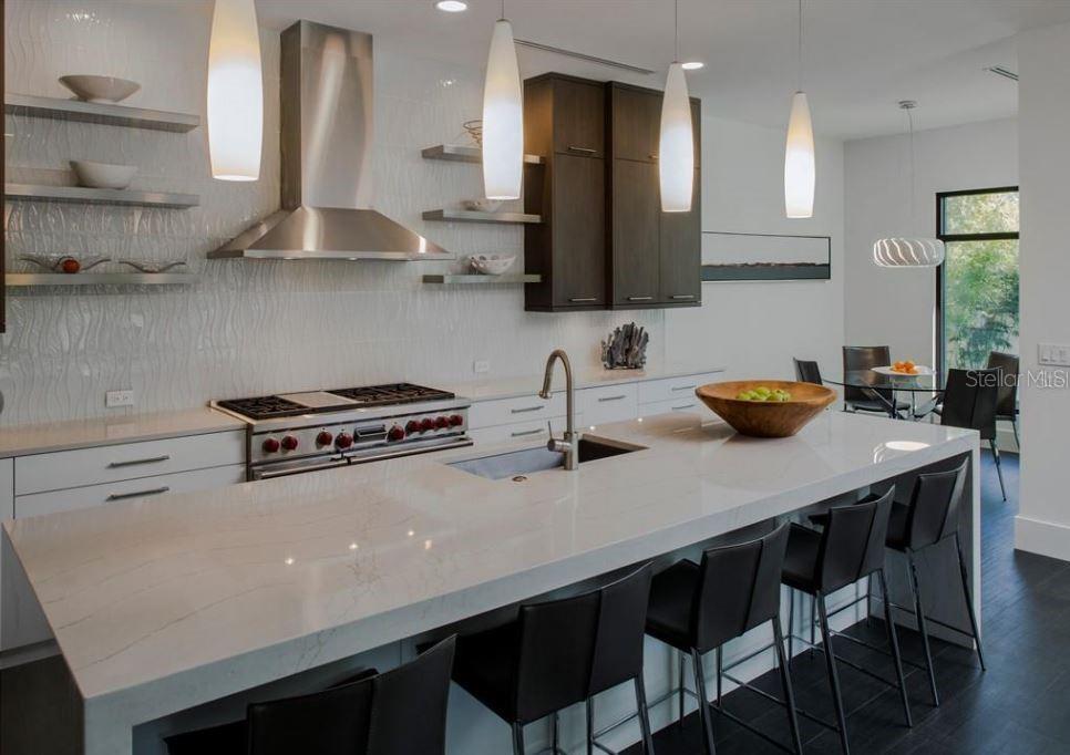 St Petersburg, Florida, 33704, United States, 4 Bedrooms Bedrooms, ,4 BathroomsBathrooms,Residential,Active,2007191