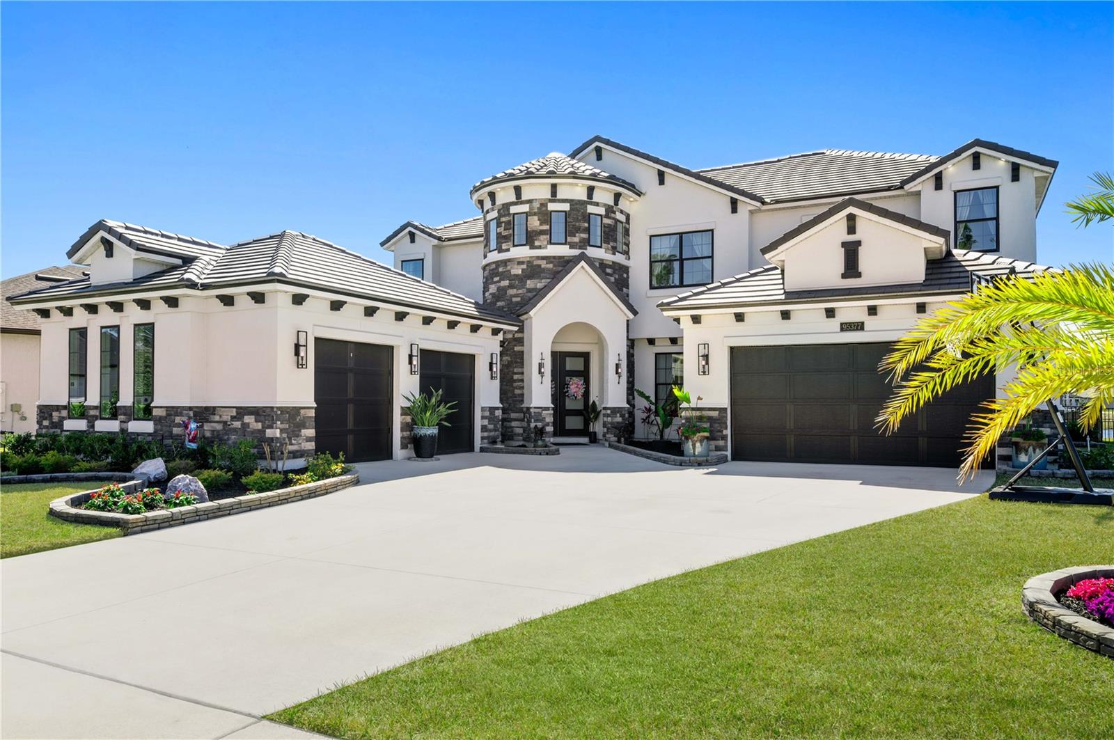 Fernandina Beach, Florida, 32034, United States, 5 Bedrooms Bedrooms, ,4 BathroomsBathrooms,Residential,Active,1920265