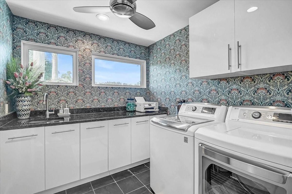 Sarasota, Florida, 34236, United States, 2 Bedrooms Bedrooms, ,4 BathroomsBathrooms,Residential,Active,2044994