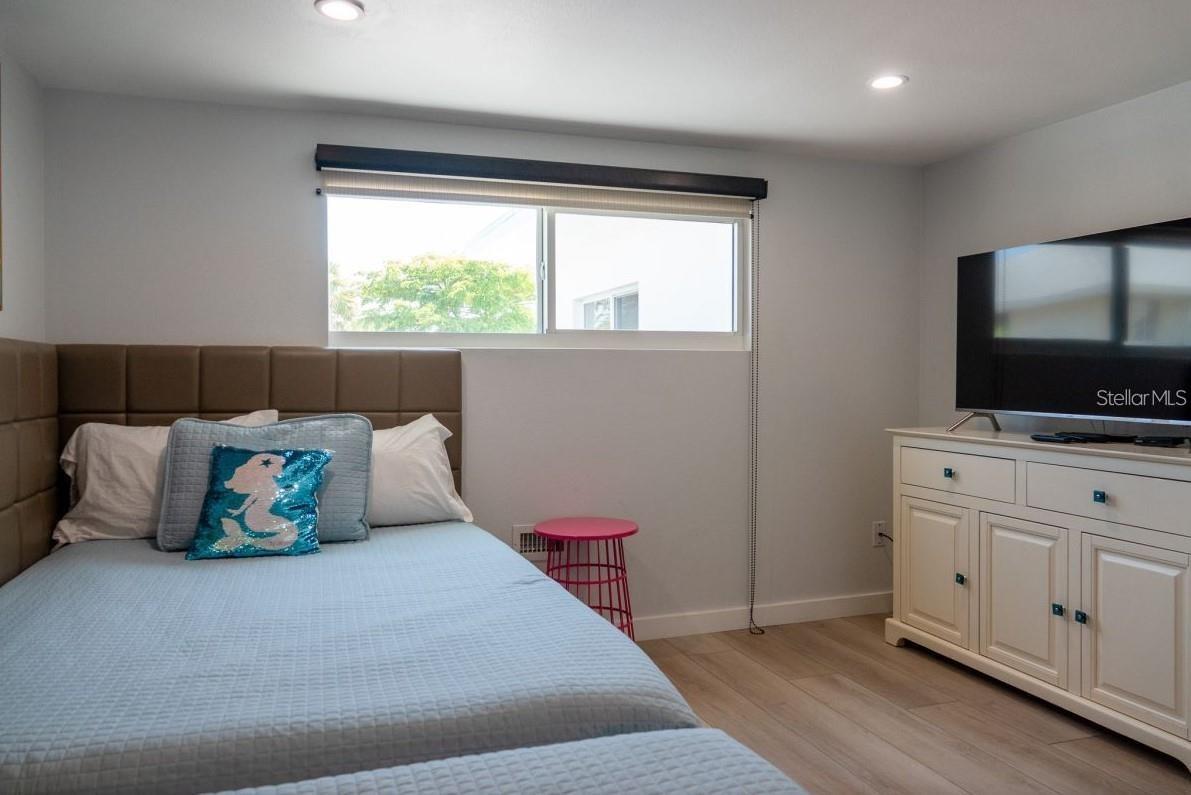 Sarasota, Florida, 34242, United States, 5 Bedrooms Bedrooms, ,4 BathroomsBathrooms,Residential,Active,1773194