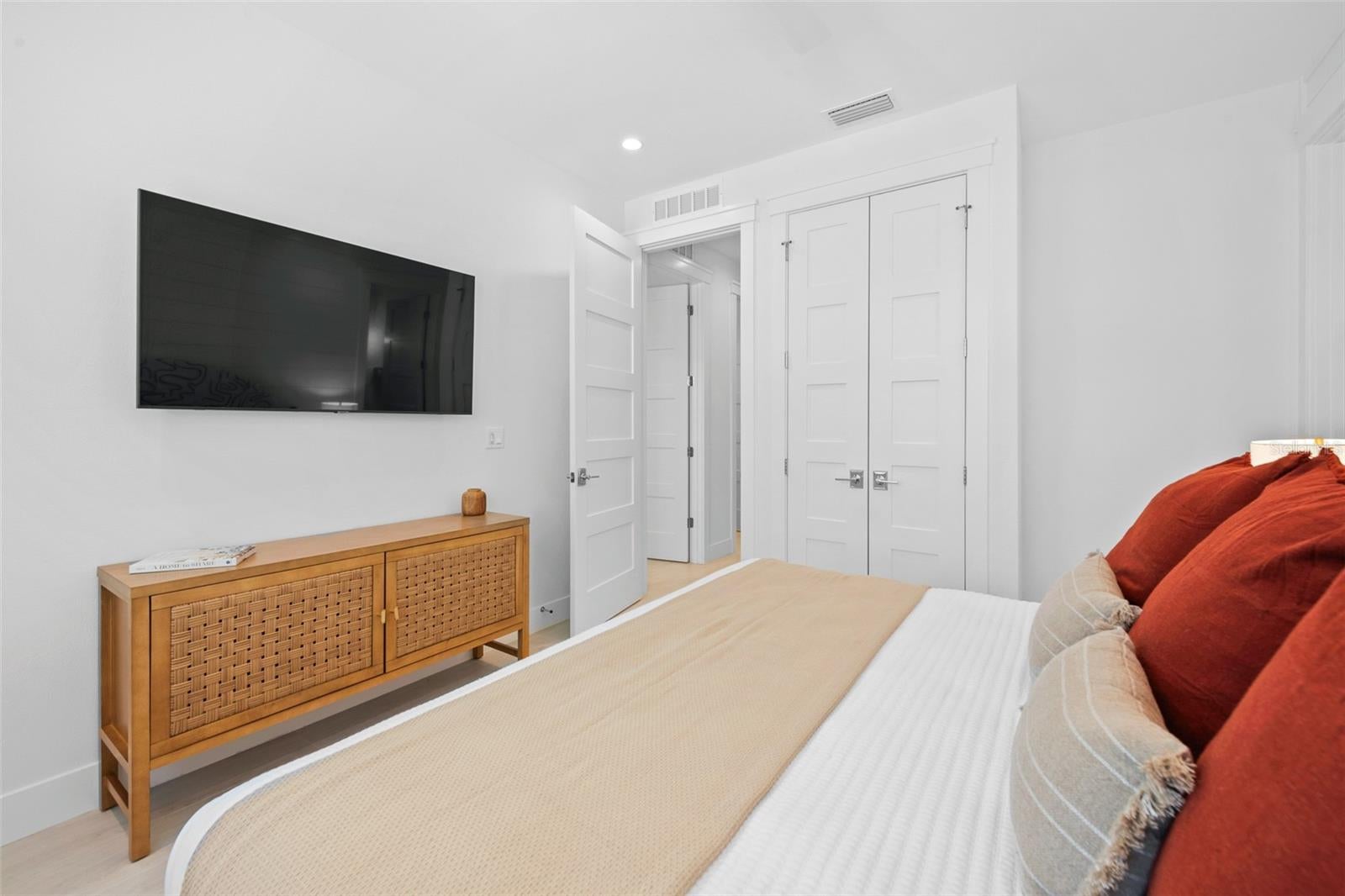 Sarasota, Florida, 34236, United States, 8 Bedrooms Bedrooms, ,10 BathroomsBathrooms,Residential,Active,2006955