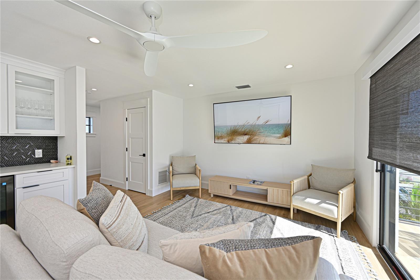 Holmes Beach, Florida, 34217, United States, 4 Bedrooms Bedrooms, ,4 BathroomsBathrooms,Residential,Active,1995267