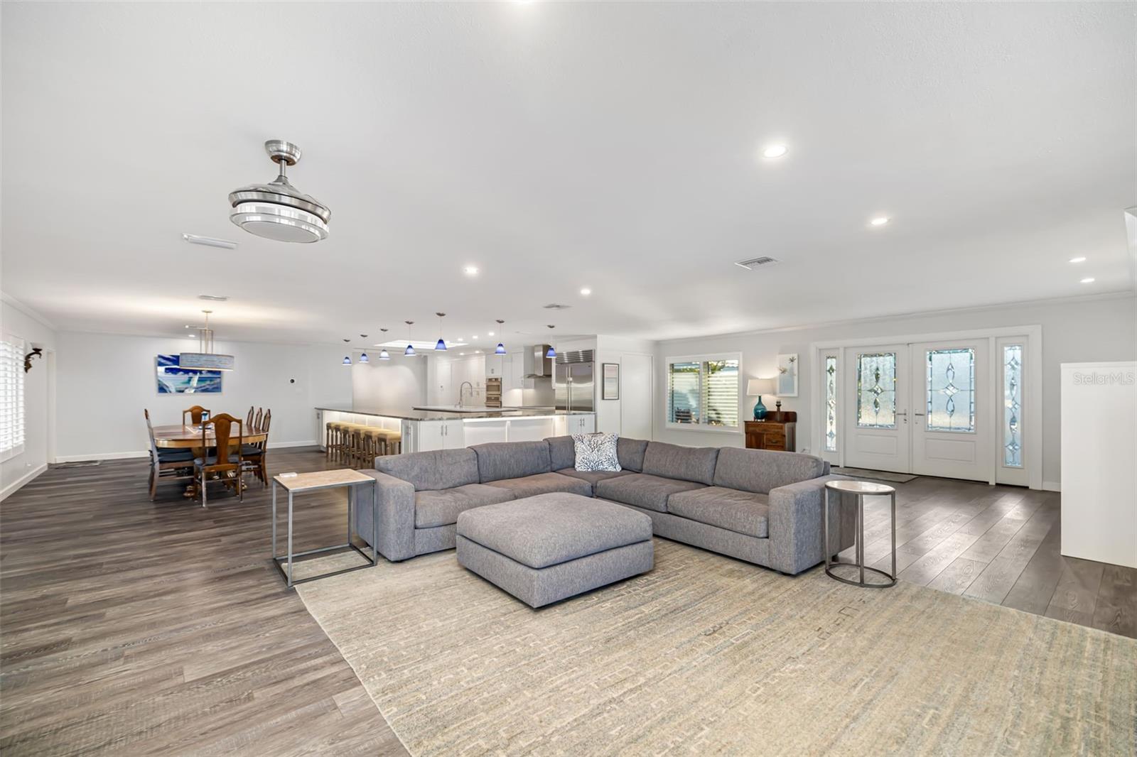 Bradenton, Florida, 34210, United States, 3 Bedrooms Bedrooms, ,3 BathroomsBathrooms,Residential,Active,1993663