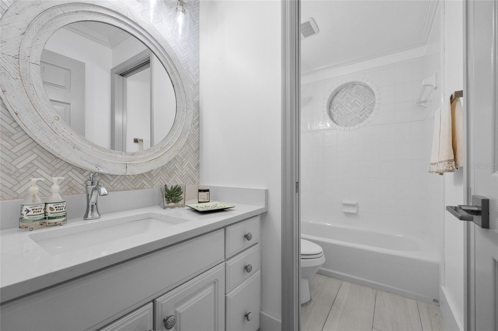 Alachua, Florida, 32615, United States, 5 Bedrooms Bedrooms, ,7 BathroomsBathrooms,Residential,Active,2009170