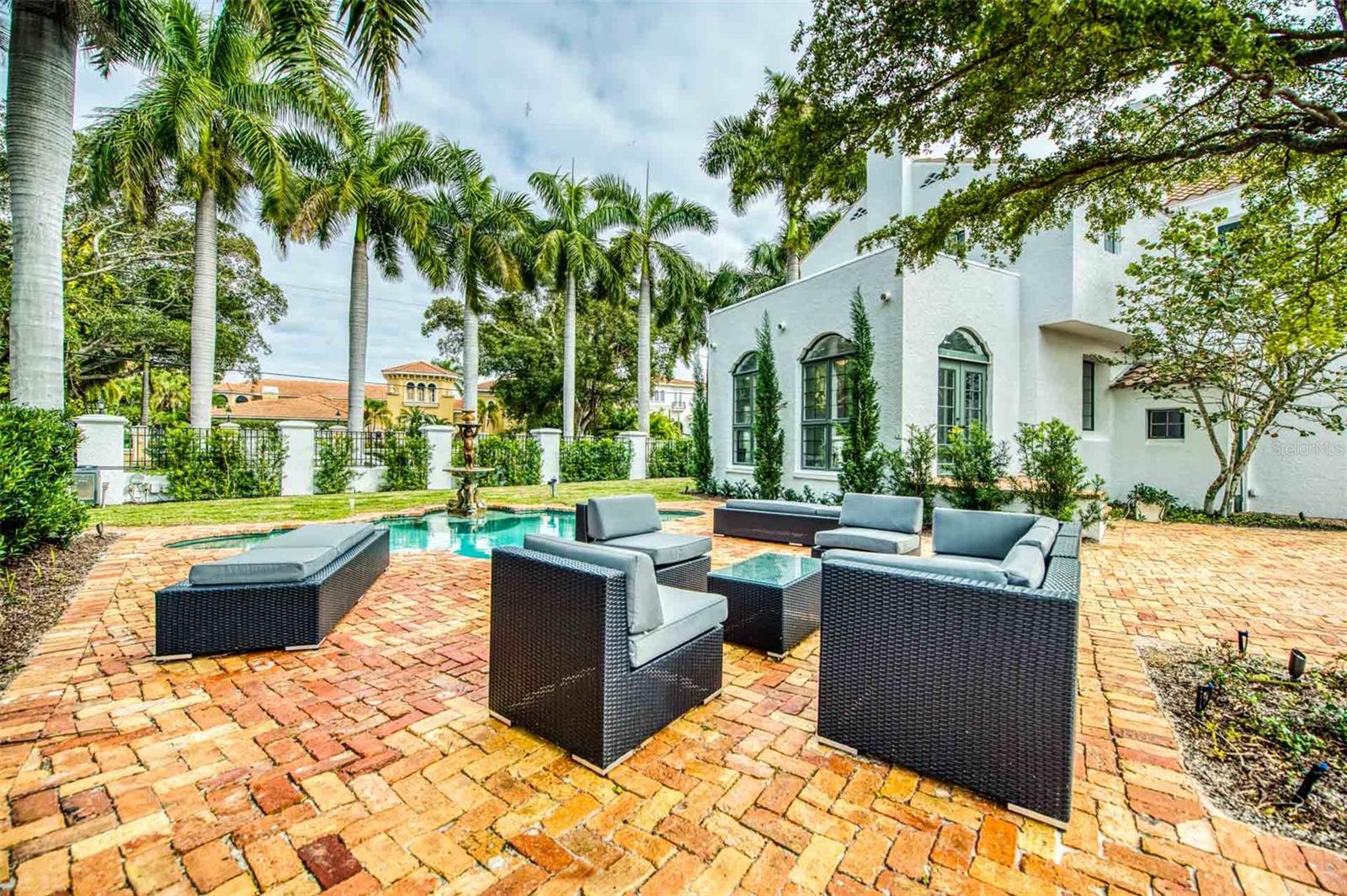 Sarasota, Florida, 34236, United States, 4 Bedrooms Bedrooms, ,4 BathroomsBathrooms,Residential,Active,2045025