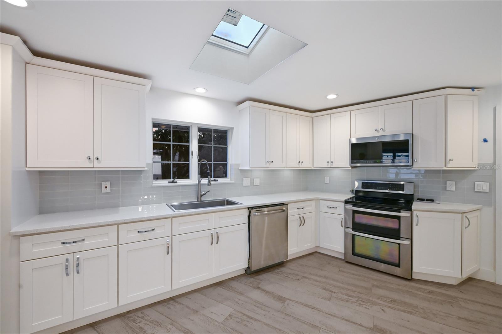 Sarasota, Florida, 34242, United States, 3 Bedrooms Bedrooms, ,2 BathroomsBathrooms,Residential,Active,2006986