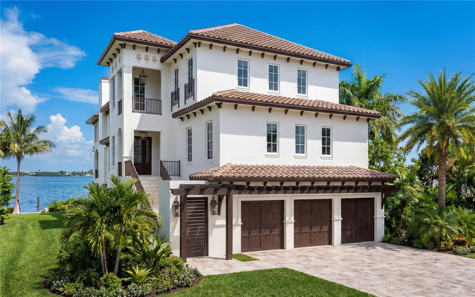 St Petersburg, Florida, 33703, United States, 5 Bedrooms Bedrooms, ,5 BathroomsBathrooms,Residential,Active,2010215
