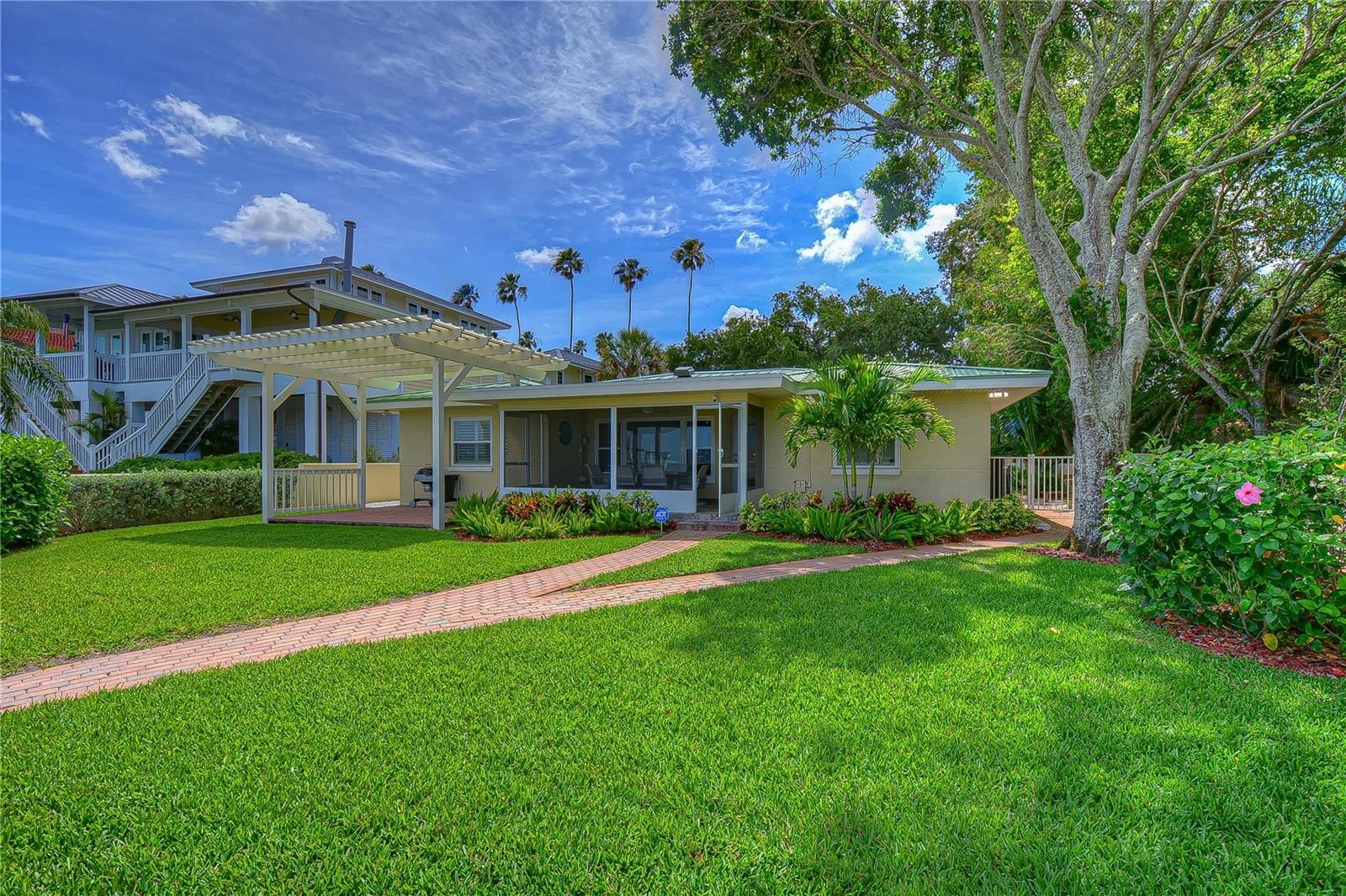 Dunedin, Florida, 34698, United States, 3 Bedrooms Bedrooms, ,3 BathroomsBathrooms,Residential,Active,1994972