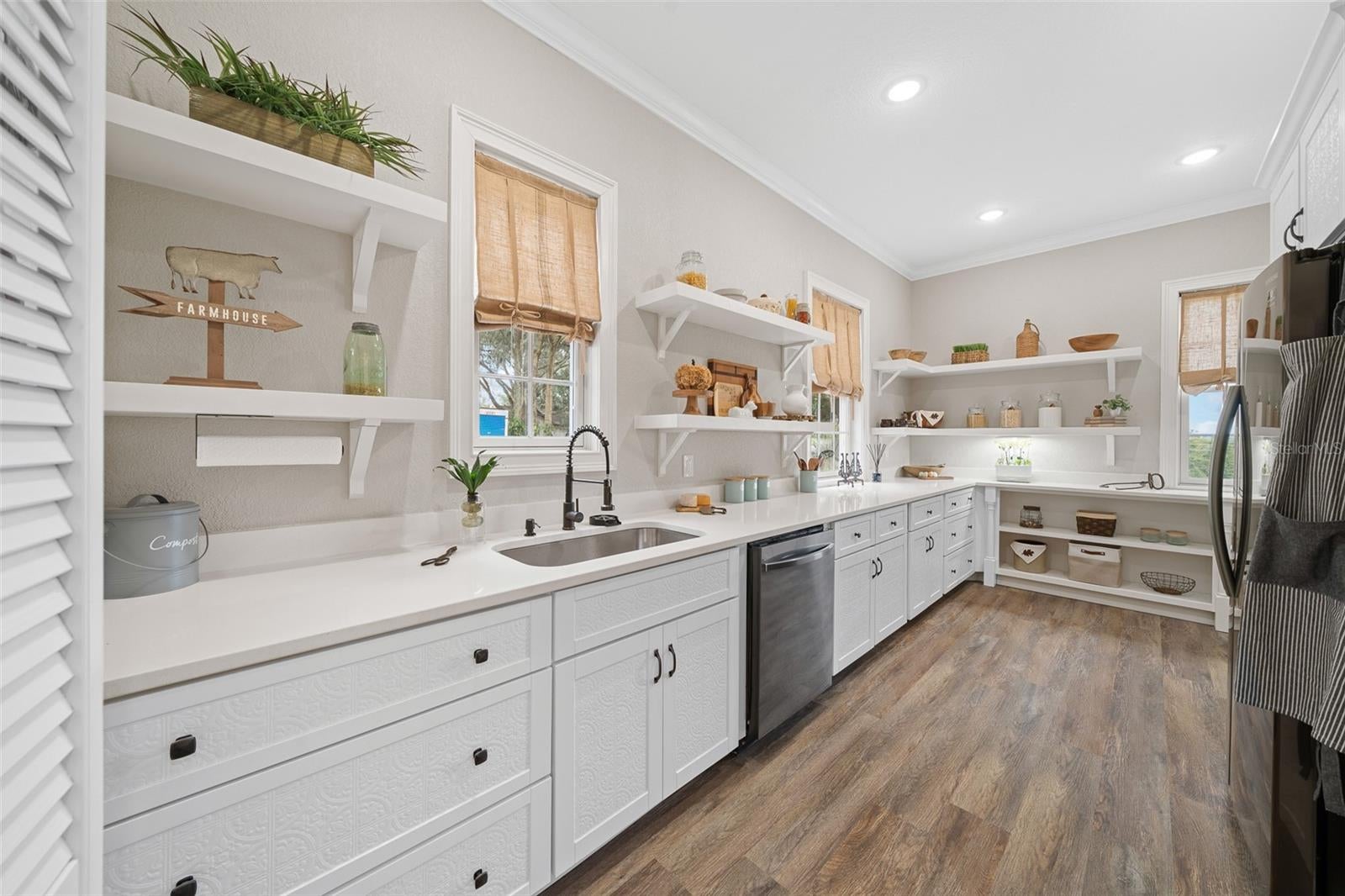 Ocala, Florida, 34471, United States, 5 Bedrooms Bedrooms, ,5 BathroomsBathrooms,Residential,Active,1909634