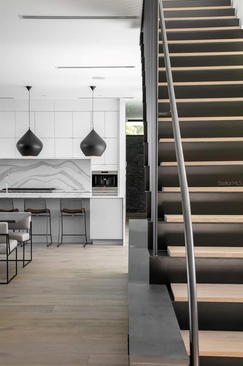 Sarasota, Florida, 34239, United States, 5 Bedrooms Bedrooms, ,5 BathroomsBathrooms,Residential,Active,2011197