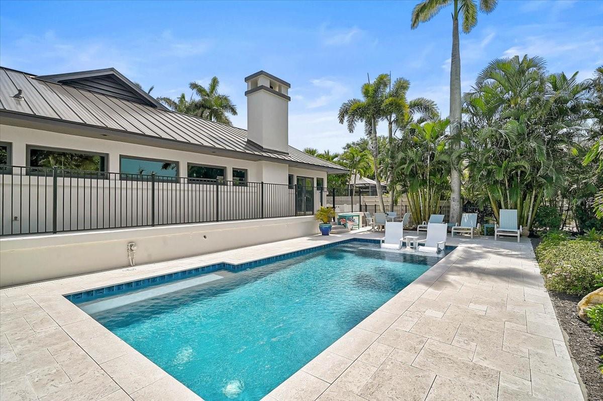 Sarasota, Florida, 34236, United States, 2 Bedrooms Bedrooms, ,4 BathroomsBathrooms,Residential,Active,2044994
