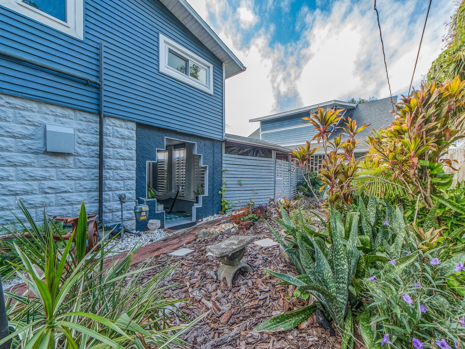 St Petersburg, Florida, 33705, United States, 6 Bedrooms Bedrooms, ,4 BathroomsBathrooms,Residential,Active,1986869