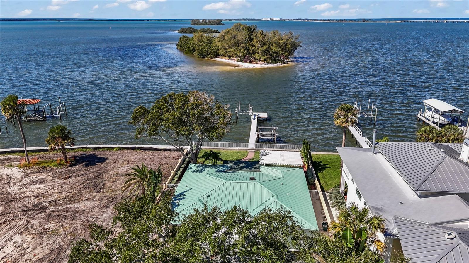 Dunedin, Florida, 34698, United States, 3 Bedrooms Bedrooms, ,3 BathroomsBathrooms,Residential,Active,1994972