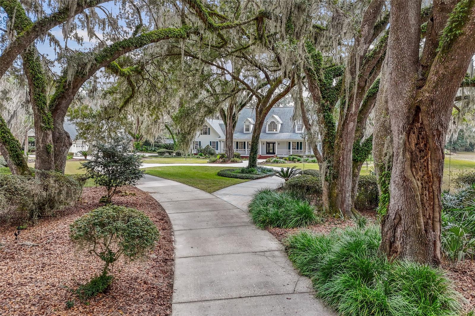 Alachua, Florida, 32615, United States, 5 Bedrooms Bedrooms, ,7 BathroomsBathrooms,Residential,Active,2009170