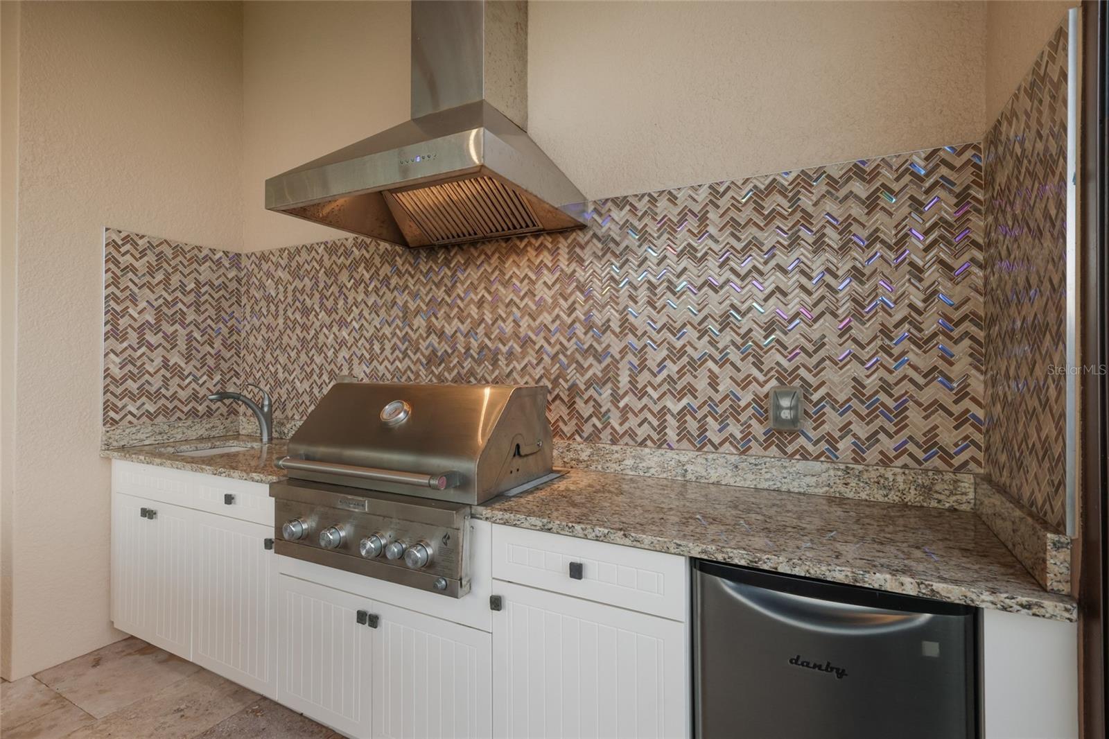 Bradenton, Florida, 34209, United States, 3 Bedrooms Bedrooms, ,5 BathroomsBathrooms,Residential,Active,1997612