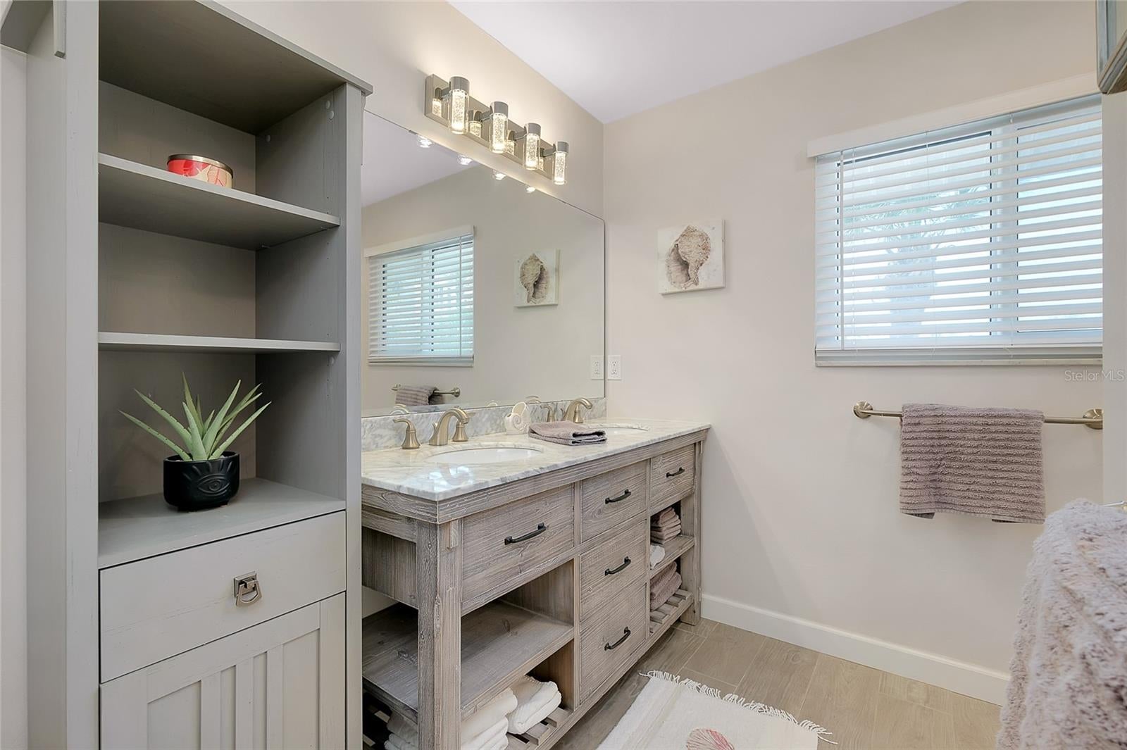 Sarasota, Florida, 34242, United States, 3 Bedrooms Bedrooms, ,2 BathroomsBathrooms,Residential,Active,1987232