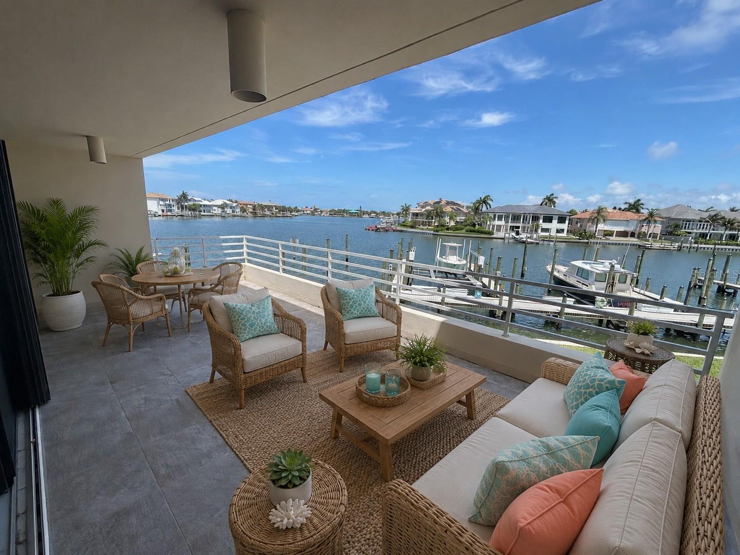 St Petersburg, Florida, 33707, United States, 4 Bedrooms Bedrooms, ,5 BathroomsBathrooms,Residential,Active,1985578