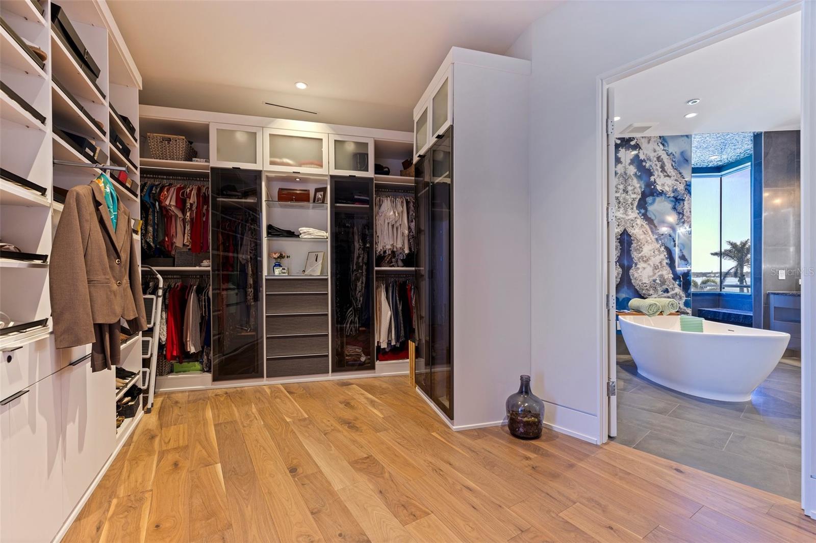 Treasure Island, Florida, 33706, United States, ,7 BathroomsBathrooms,Residential,Active,1772746