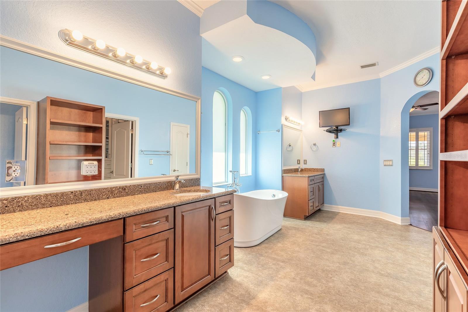 Daytona Beach, Florida, 32124, United States, 5 Bedrooms Bedrooms, ,4 BathroomsBathrooms,Residential,Active,1945086