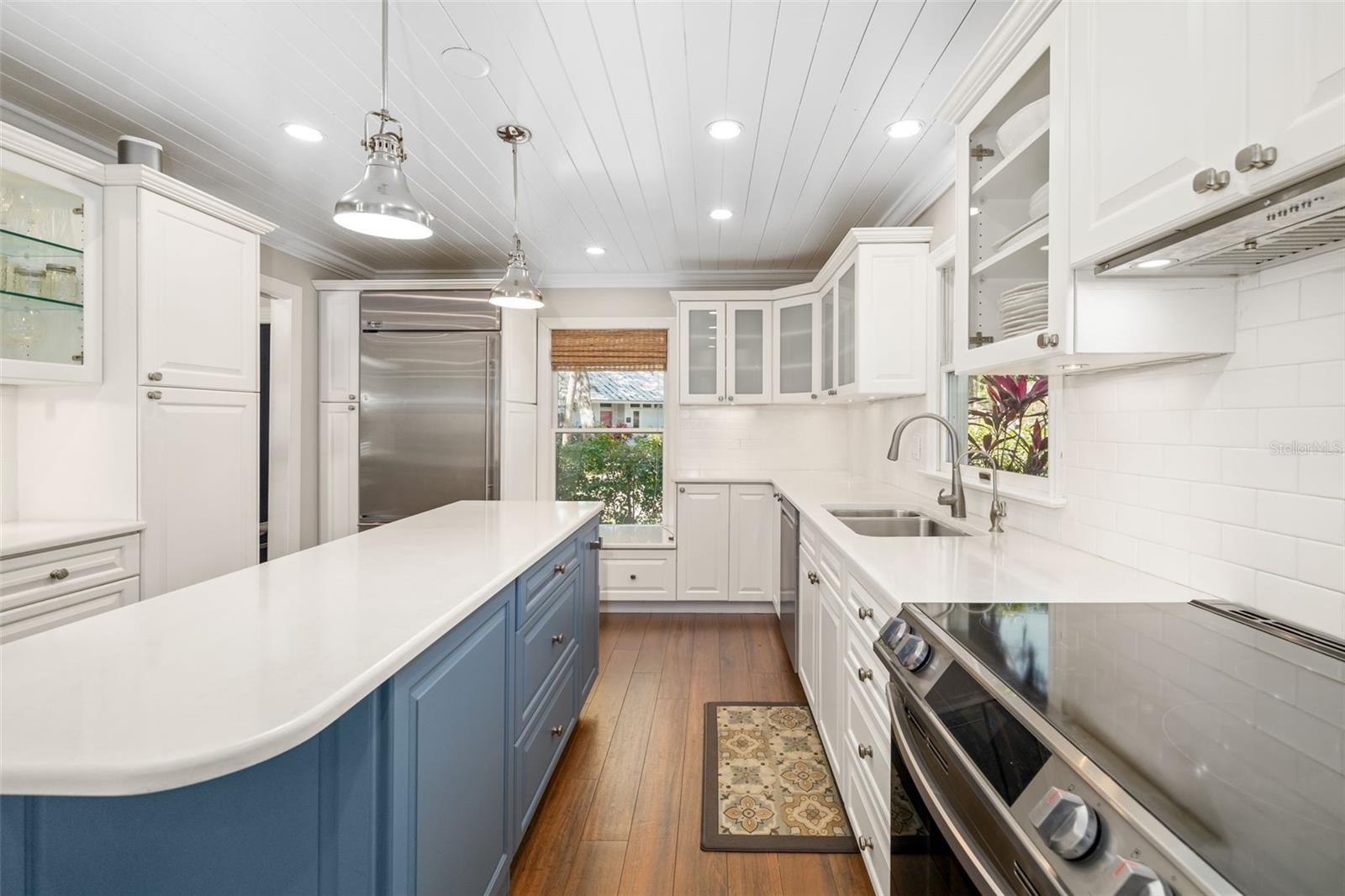 Sarasota, Florida, 34231, United States, 4 Bedrooms Bedrooms, ,4 BathroomsBathrooms,Residential,Active,1999174