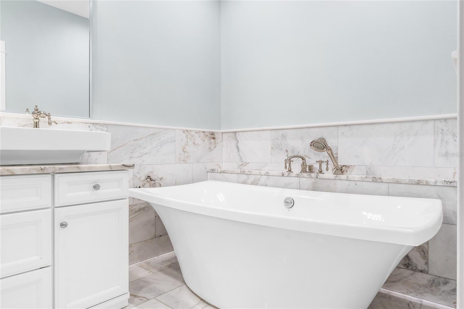 Orlando, Florida, 32803, United States, 5 Bedrooms Bedrooms, ,5 BathroomsBathrooms,Residential,Active,1926917