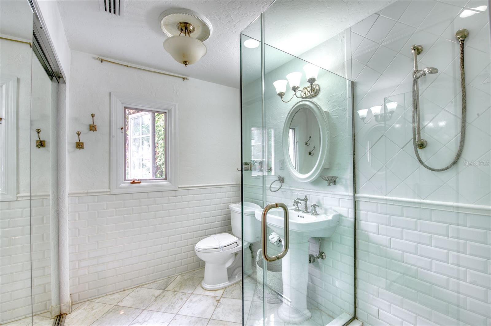 Sarasota, Florida, 34236, United States, 4 Bedrooms Bedrooms, ,4 BathroomsBathrooms,Residential,Active,2045025