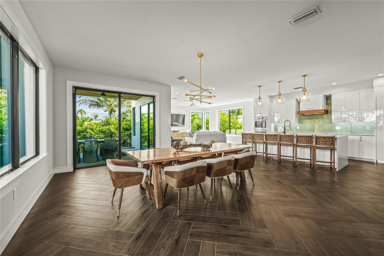 Sarasota, Florida, 34236, United States, 6 Bedrooms Bedrooms, ,8 BathroomsBathrooms,Residential,Active,1773155