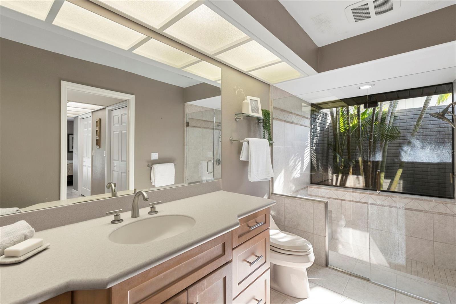 Clearwater, Florida, 33761, United States, 5 Bedrooms Bedrooms, ,3 BathroomsBathrooms,Residential,Active,1953689