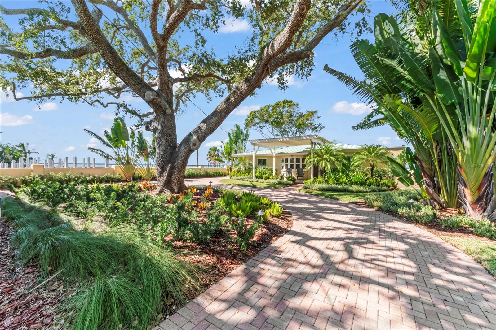 Dunedin, Florida, 34698, United States, 3 Bedrooms Bedrooms, ,3 BathroomsBathrooms,Residential,Active,1994972