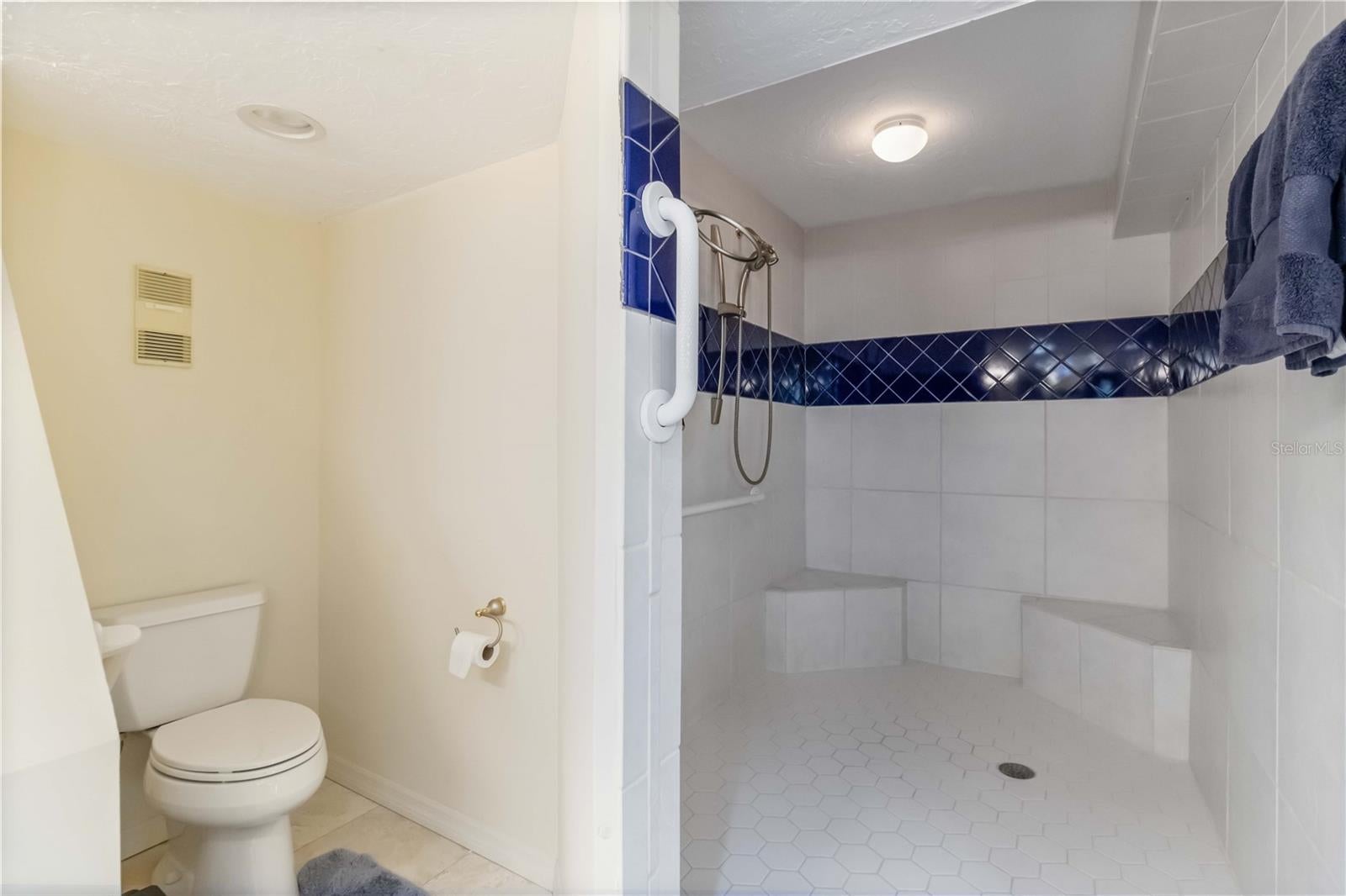 Sarasota, Florida, 34236, United States, 3 Bedrooms Bedrooms, ,3 BathroomsBathrooms,Residential,Active,1936684