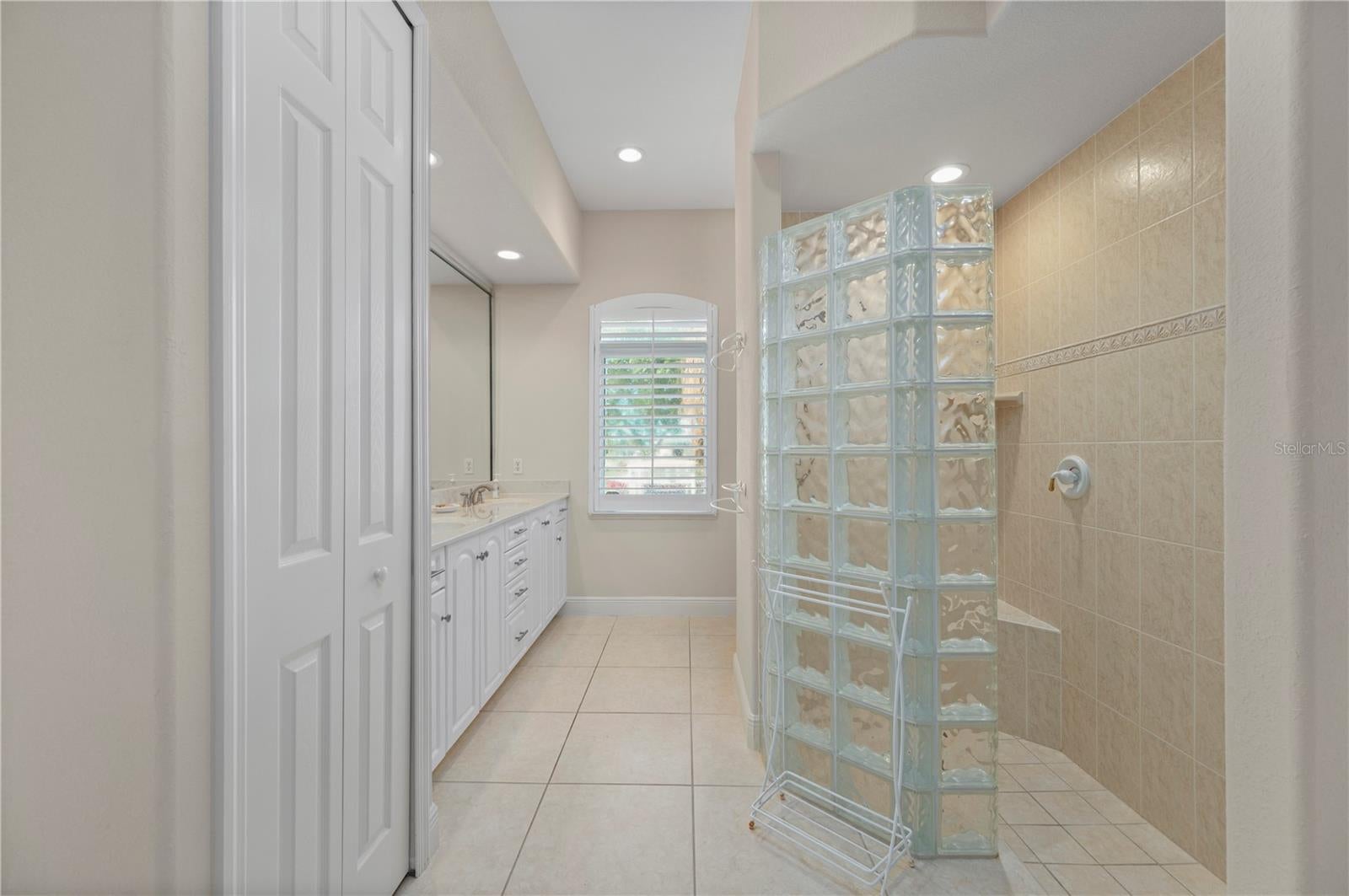 Punta Gorda, Florida, 33950, United States, 5 Bedrooms Bedrooms, ,5 BathroomsBathrooms,Residential,Active,2007175