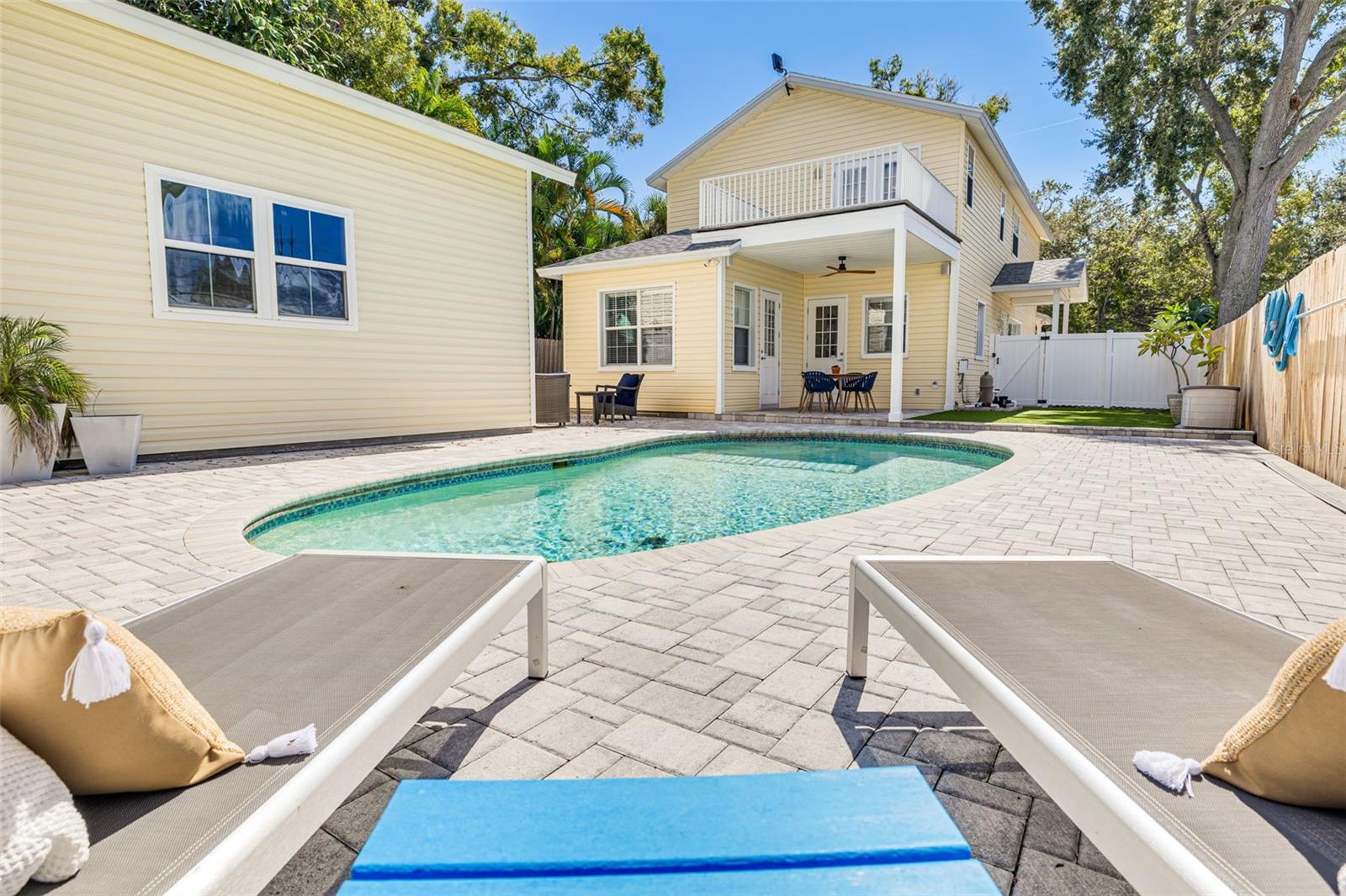 St Petersburg, Florida, 33704, United States, 4 Bedrooms Bedrooms, ,3 BathroomsBathrooms,Residential,Active,1968367